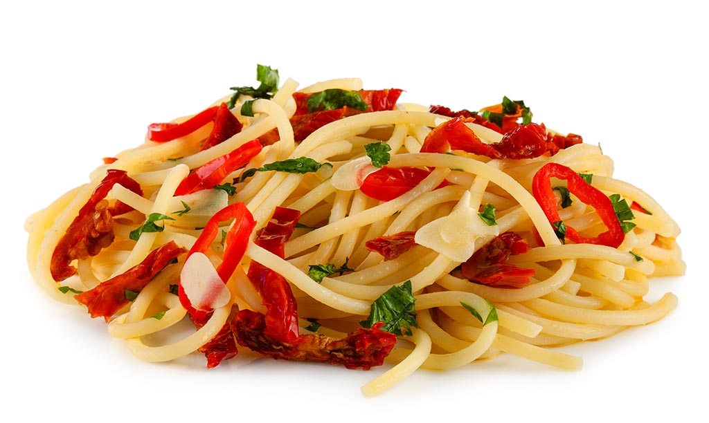 Spaghetti aglio olio mit Tomaten
